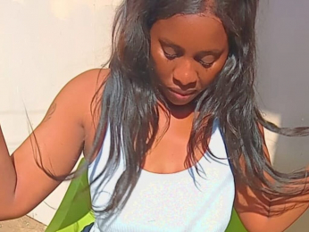 FlowBlack webcam model stream image