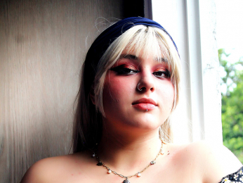 NinaBloomie webcam model stream image