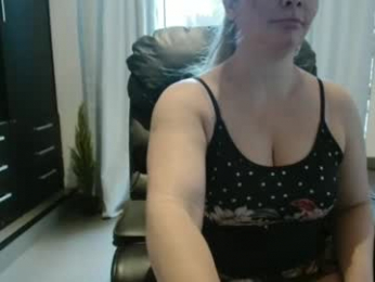 hot_wiffe webcam model stream image