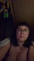 U_p_t_o_i_a webcam model stream image