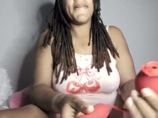 zuri-luxe45 webcam model stream image
