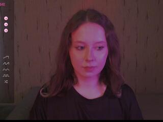 Kira Crystal webcam model stream image