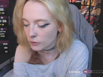 crispy-tati- webcam model stream image