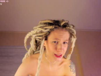 skyewavy webcam model stream image