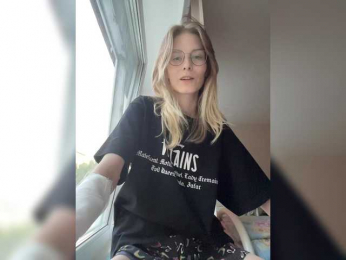 Emily- webcam model stream image