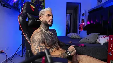 logan_hugh8 webcam model stream image