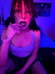 MiniMonroe webcam model stream image