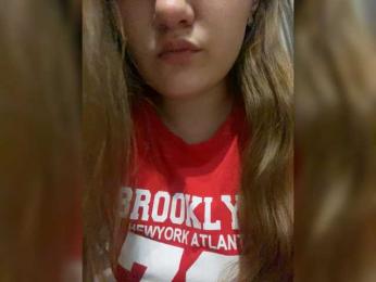 Regina-Lynne webcam model stream image