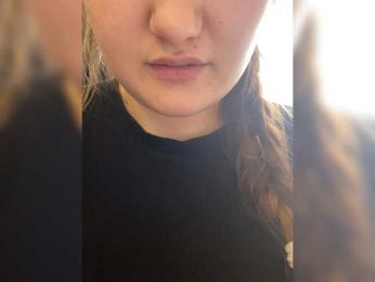 Regina-Lynne webcam model stream image