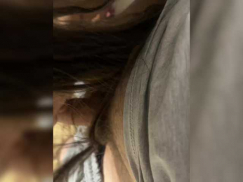 -Kiss-me-a webcam bongacams model stream image