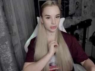 Kira Krox webcam model stream image