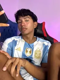 Leonarrrd_01 webcam stripchat model stream image