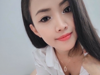 YasmienAtos webcam model stream image