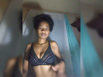 Miranah webcam bongacams model stream image
