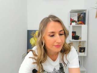 happysmileee webcam model stream image