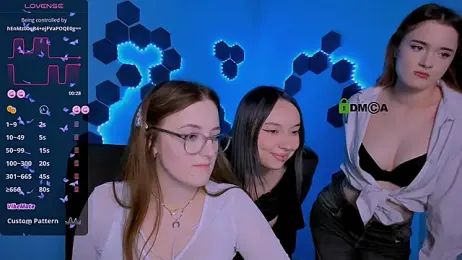 liana_kisses webcam model stream image