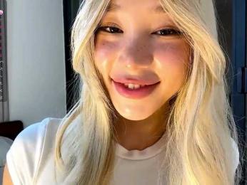 Viola_Bird webcam model stream image