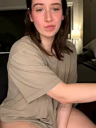 nerdynina webcam model stream image