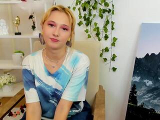 Joannie Belin webcam model stream image