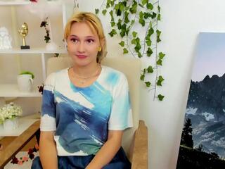 Joannie Belin webcam flirt4free model stream image