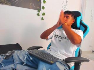 Kevin Bray webcam model stream image