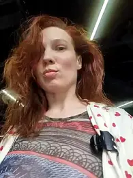 Exhibitionsplit webcam model stream image