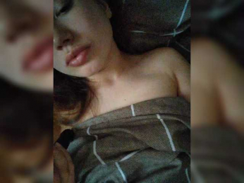 Avocadic22 webcam model stream image