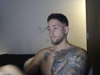 Thiago Thomspons webcam model stream image