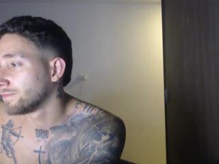 Thiago Thomspons webcam model stream image