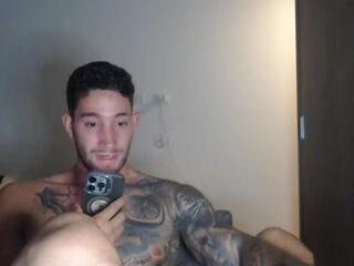 Thiago Thomspons webcam model stream image