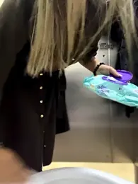 _Abril-Office1 webcam model stream image