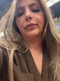 _Abril-Office1 webcam model stream image