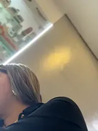 _Abril-Office1 webcam model stream image