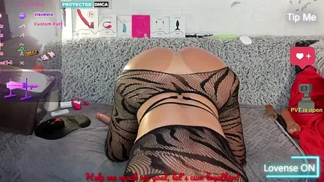 LaraCroft_MilfQueen webcam model stream image