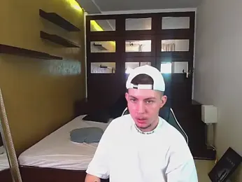 KrewVaughn webcam stripchat model stream image