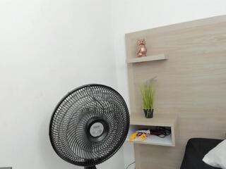 Lexie Z webcam model stream image