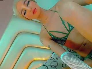 isabellalatingirs webcam model stream image