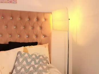 laiia_clower webcam model stream image