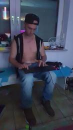 BadHeDirtyShe webcam cam4 model stream image