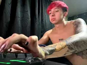 Yogurdebrownie69 webcam model stream image
