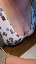 FeuchteMuschi86 webcam model stream image