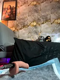 hannachris- webcam model stream image