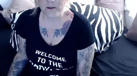 _MissGina webcam model stream image