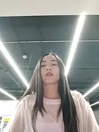 bingxin- webcam model stream image