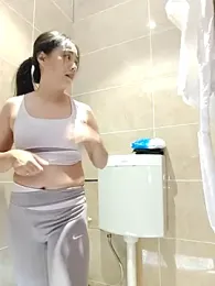 bingxin- webcam model stream image