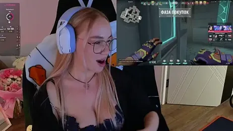 Emili1- webcam model stream image