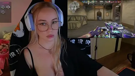 Emili1- webcam model stream image
