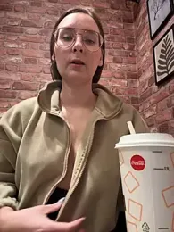 The_Snowwhitee webcam model stream image