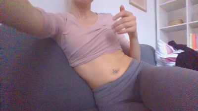 Nanahings webcam model stream image