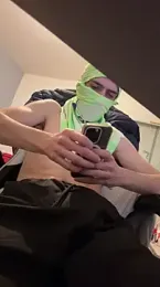 tok_lo24 webcam model stream image